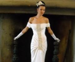 Stile glamour per gli abiti da sposa