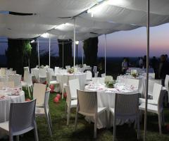 Torre in Pietra - Allestimento del gazebo per il matrimonio