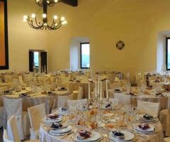 Abbazia di Sant'Andrea in Flumine - Tavoli rotondi per il matrimonio