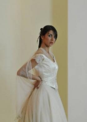 Vestito da sposa con corpetto stile gilet