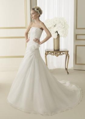 Abito da sposa senza spalline - Collezione Luna Novias