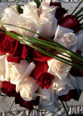 Bouquet rose rosse e bianche