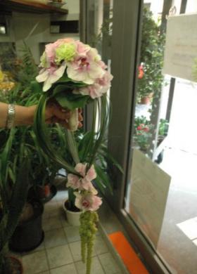 Bouquet per la sposa originale con fiori rosa