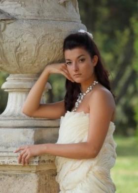 Vestito da sposa con tessuto arricciato