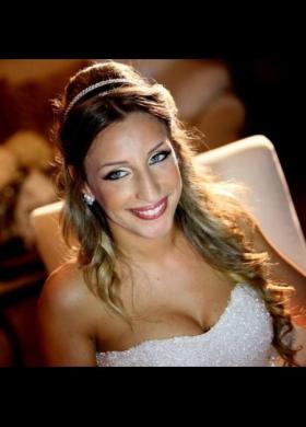 Monica Schiraldi Trucco Sposa - Trucco acceso e acconciatura semiraccolta