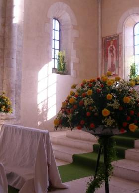 Composizione floreale per la chiesa