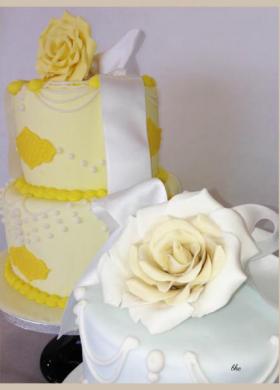 WEddin cake con fiori applicati