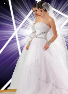 Vestito da sposa con cinta swarovski