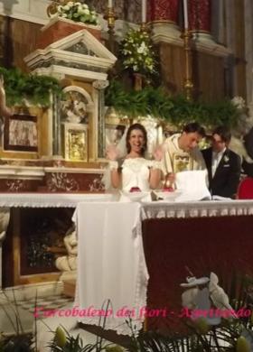 Una sposa felice alla fine della cerimonia