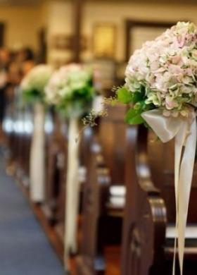 Addobbo banco della chiesa con ortensie - Flor Passion a Milano