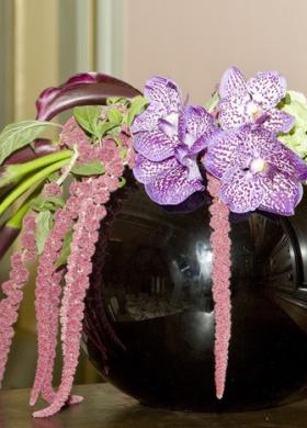 Decorazioni floreali in vaso per la location nuziale