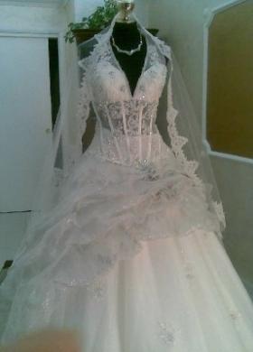 Abito da sposa con dettagli di strass