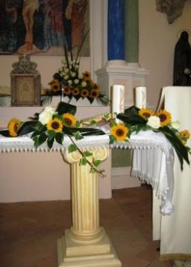 Decorazioni di girasoli per il matrimonio in chiesa