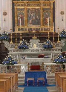 Chiesa in blu per il matrimonio