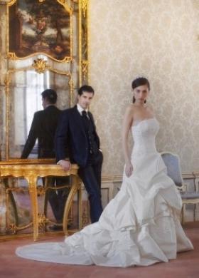 Vestito per la sposa con gonna ampia