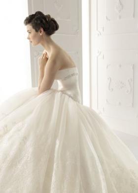 Abiti da sposa principeschi