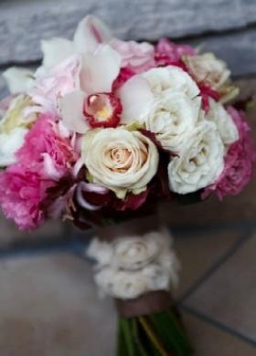 Bouquet sposa con rose e lisianthuse cymbidium