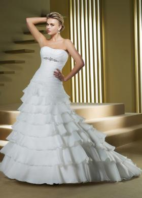 Vestito da sposa con gonna a balze