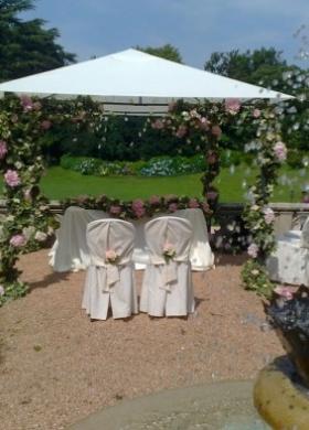 Cerimonia di matrimonio in giardino