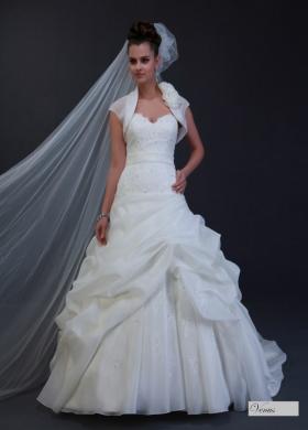 Abito da sposa con bolerino