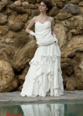 Abito da sposa con drappeggio