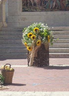 Addobbi floreali per il matrimonio country