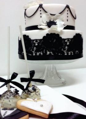 Wedding cake, cake pops e biscotti black and white