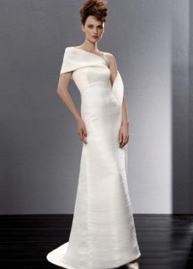 Abito da sposa dalle linee geometriche