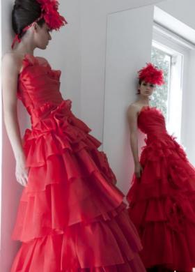 Abito da sposa rosso con gonna a balze - Modello Rouge