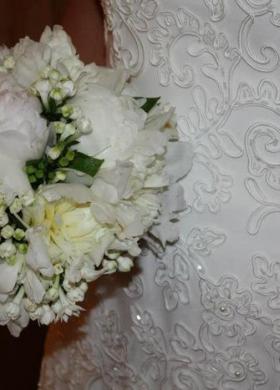 Bouquet della sposa con peonie bianche realizzato dal Girafiore