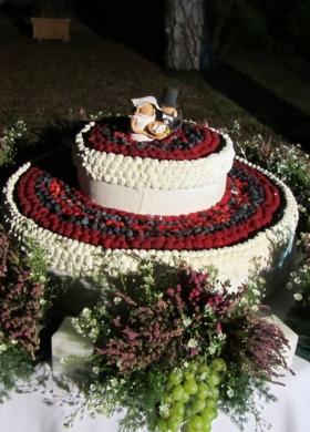 Torta per il matrimonio ai frutti di bosco