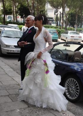 Bouquet a fascio per la sposa sui toni del rosa