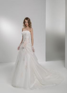 Atelier Priscilla - Abito da sposa in pizzo rosa