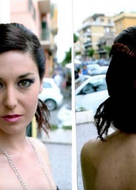 Trucco smokey eye e capelli raccolti