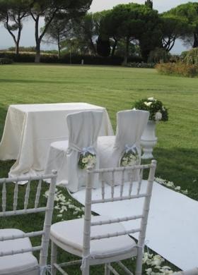 Cerimonia di matrimonio in giardino