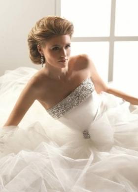 Abito da sposa con scollatura preziosa - Modello Cameo di Maggie Sottero