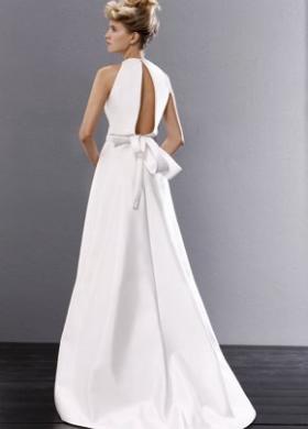 Vestito da sposa con scollatura sulla schiena