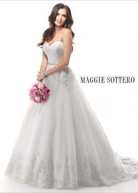 Abito da sposa con ricami preziosi sul corpino e sul bordo della gonna - Mod. Zendaya Maggie Sottero