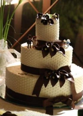 Torta nuziale con cake topper