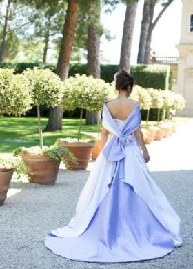 Vestito da sposa con coda lavanda che si trasforma in stola - Modello Bahamas