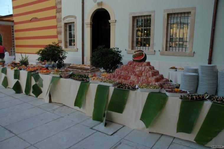 Buffet di antipasti per il ricevimento di matrimonio