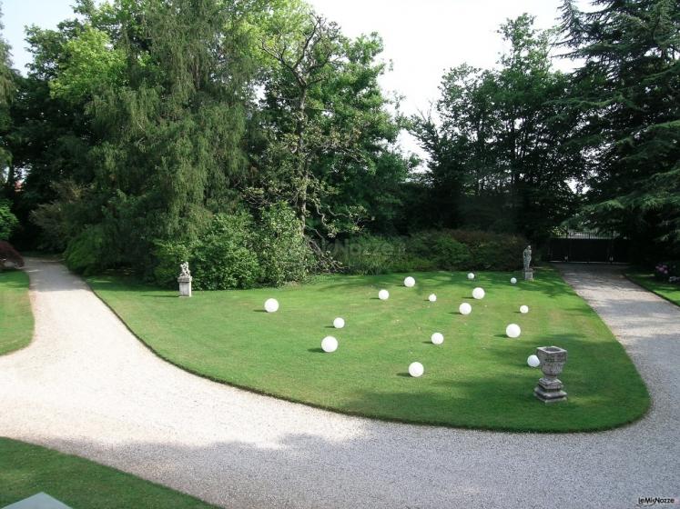 allestimento luminoso in giardino
villa gioiagrande