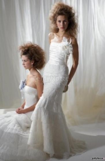 Abito da sposa fresco e leggero, con gonna a balze di pizzo ricamato