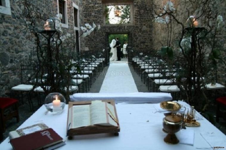 Celebrazione del matrimonio all'aperto