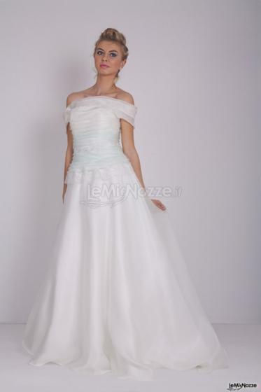 Abito Dublino in organza di seta pura con inserti di pizzo chantilly, colore verde acqua - Atelier AnnaB Creations Sposa e Cerimonia