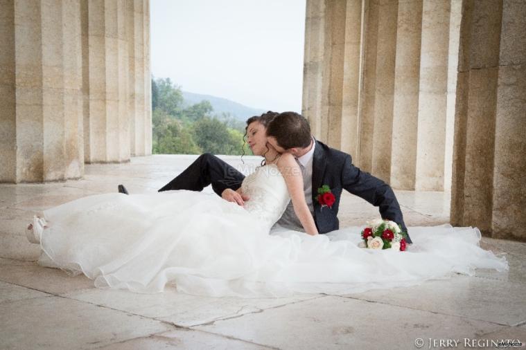 Jerry Reginato photography - Le coccole degli sposi al tempio