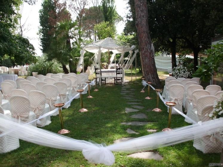 Cerimonia di matrimonio in giardino