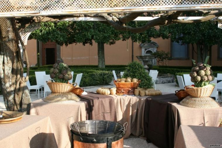 Allestimento buffet in giardino