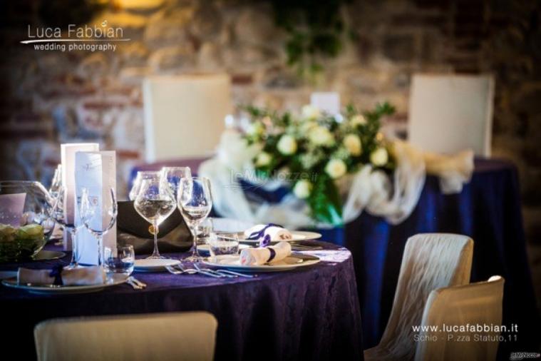 Mise en place blu per il matrimonio