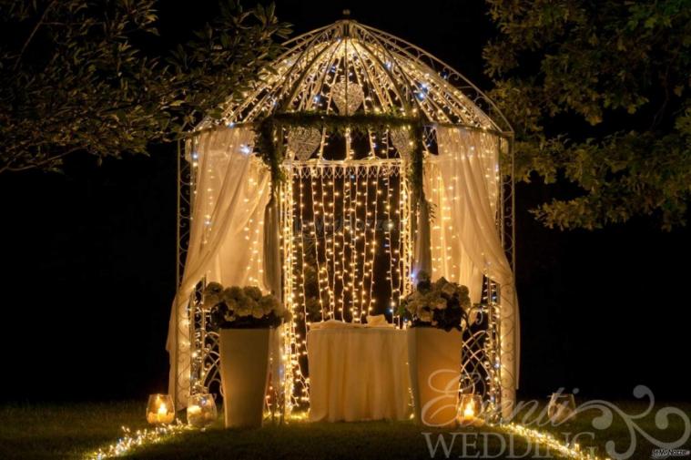 Allestimento scenografico gazebo per taglio torta- Eventi wedding